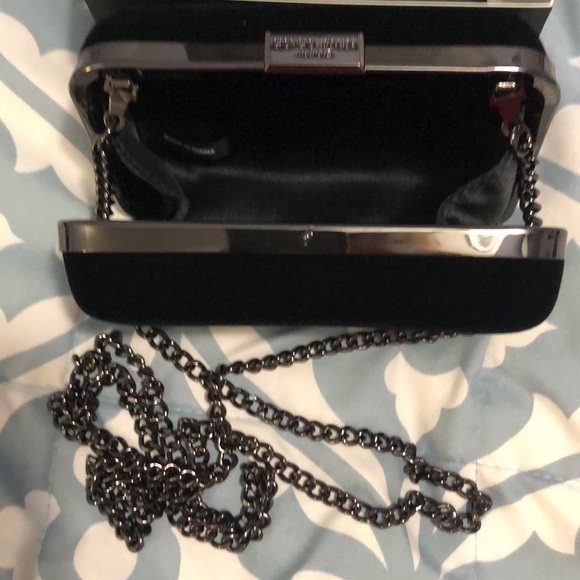 COPY - GIORGIO ARMANI BLACK VELVET CLUTCH WITH METAL LINK - Picture 3 of 8